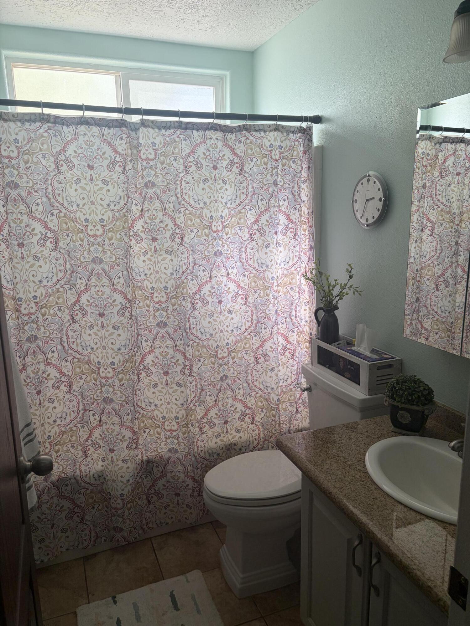 BLOOMINGTON HILLS - Residential