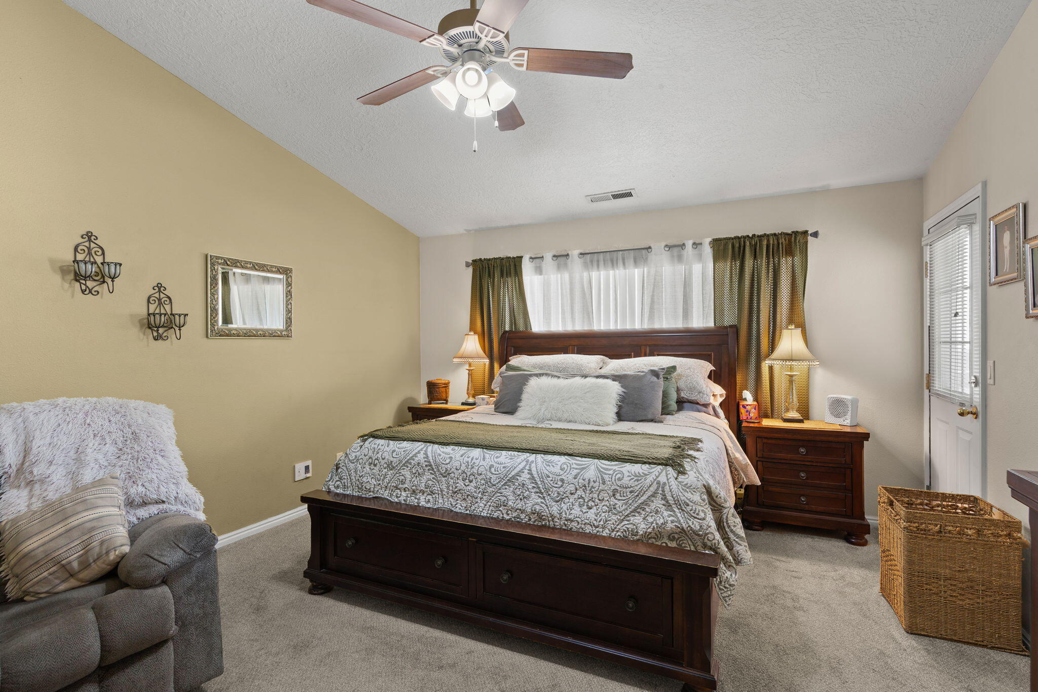 BLOOMINGTON HILLS - Residential