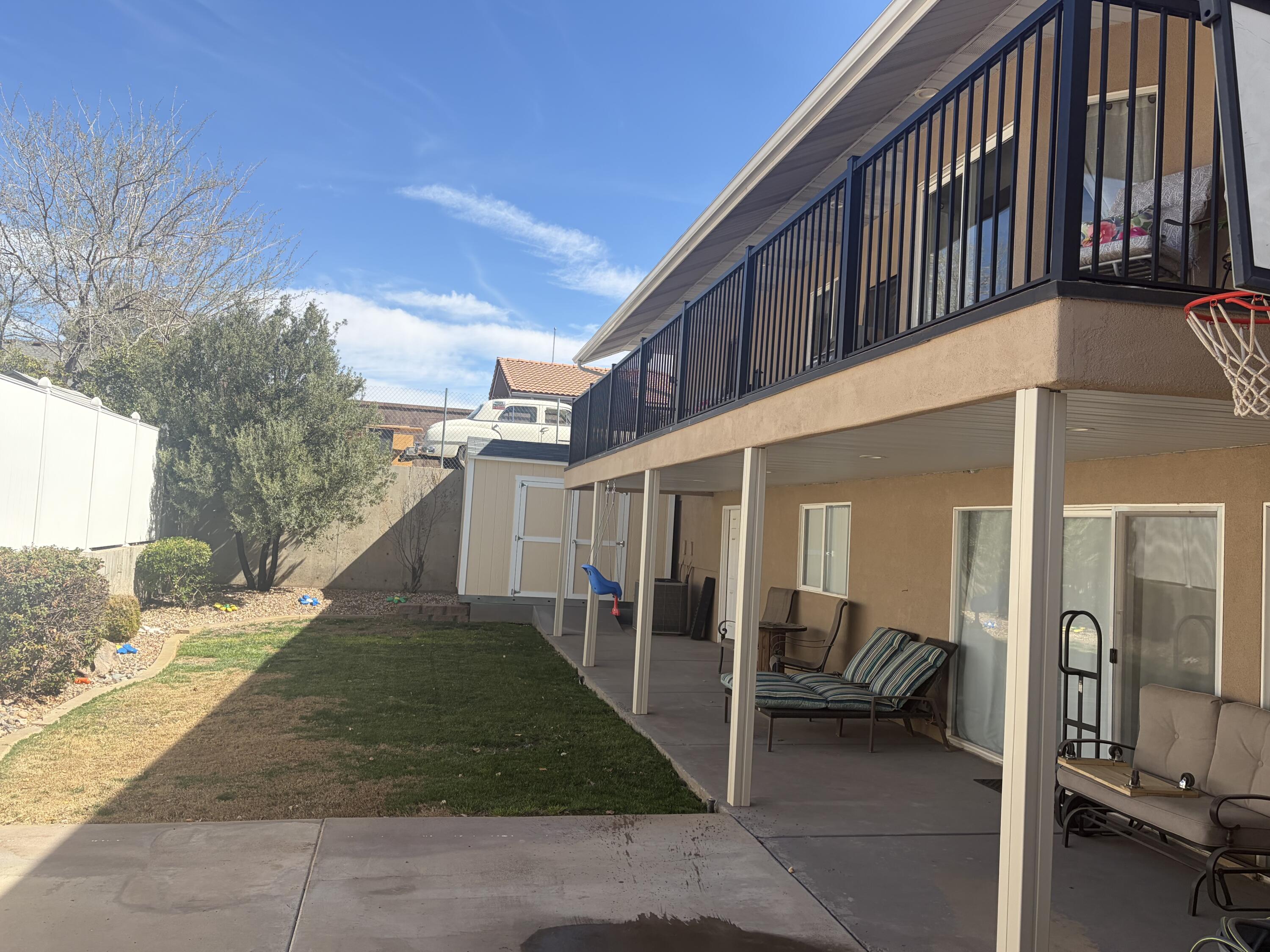 BLOOMINGTON HILLS - Residential