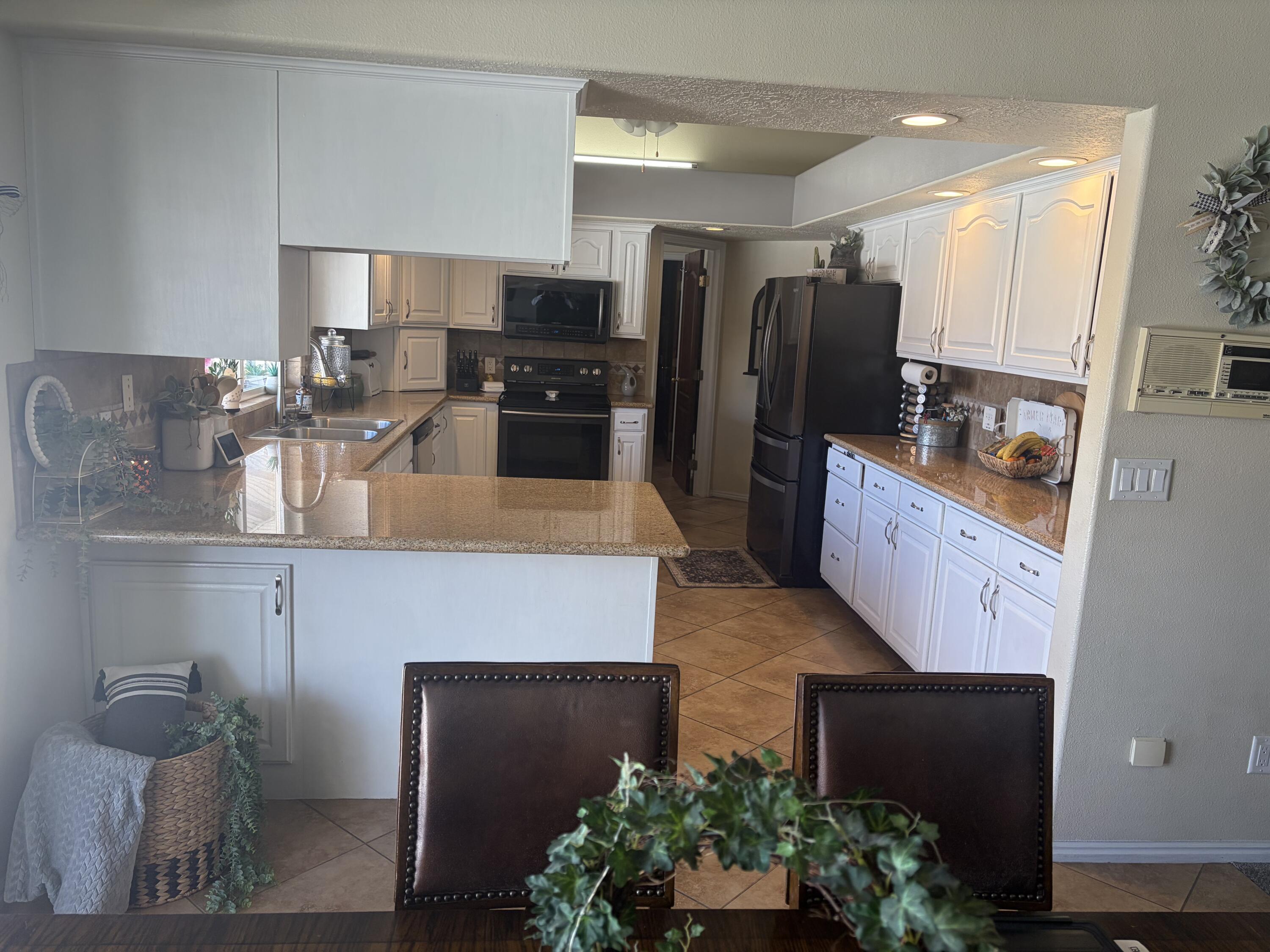 BLOOMINGTON HILLS - Residential