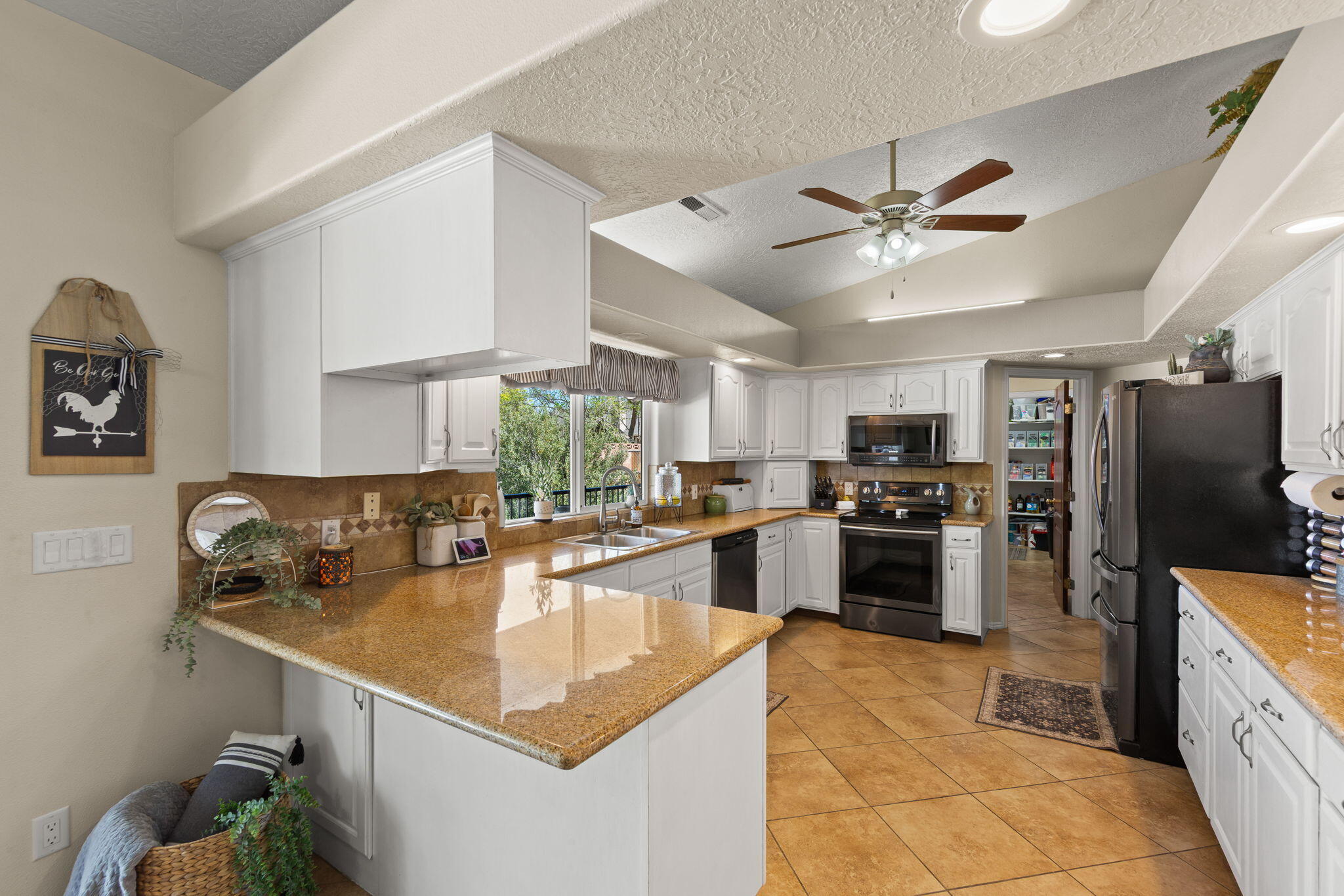 BLOOMINGTON HILLS - Residential