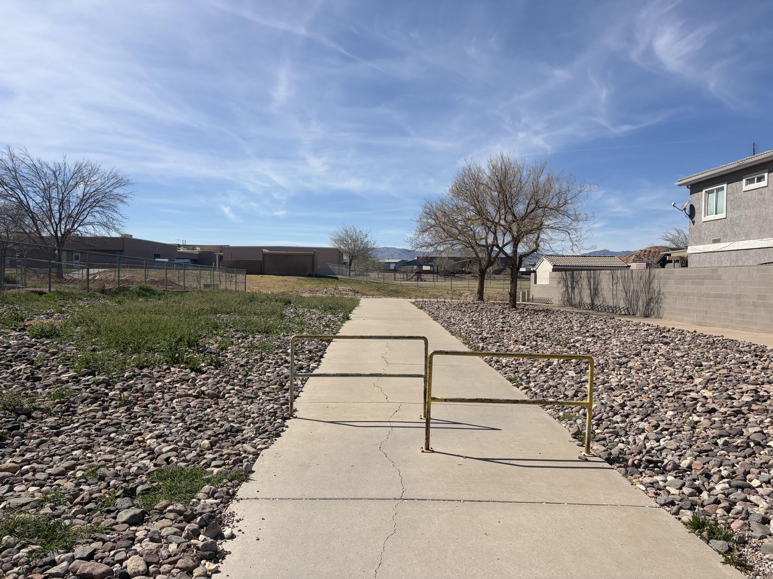 BLOOMINGTON HILLS - Residential