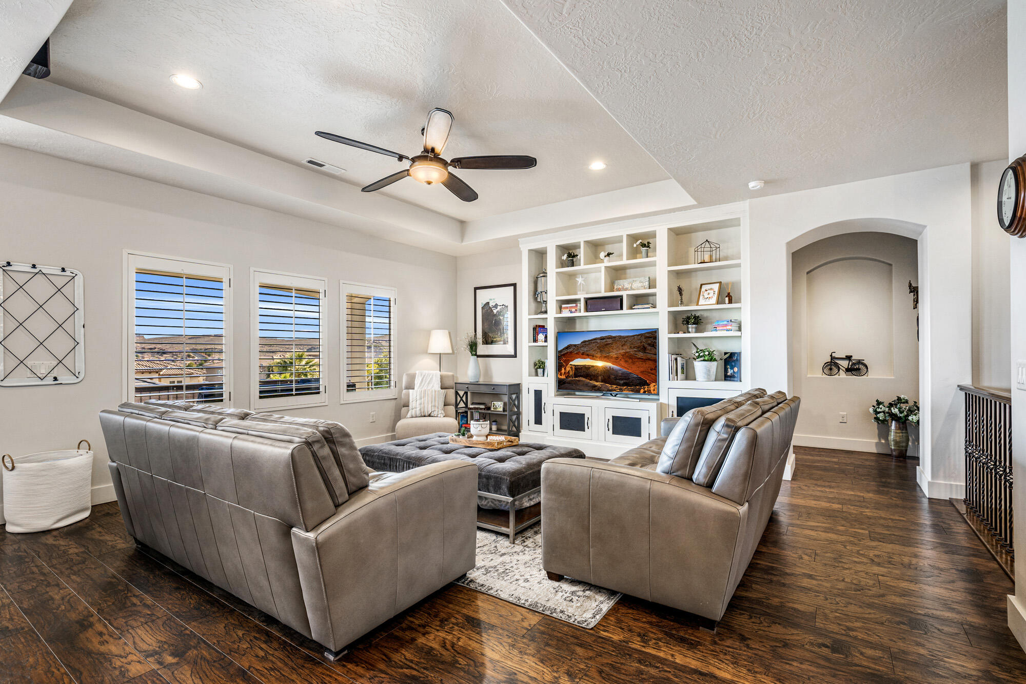 TONAQUINT TERRACE - Residential