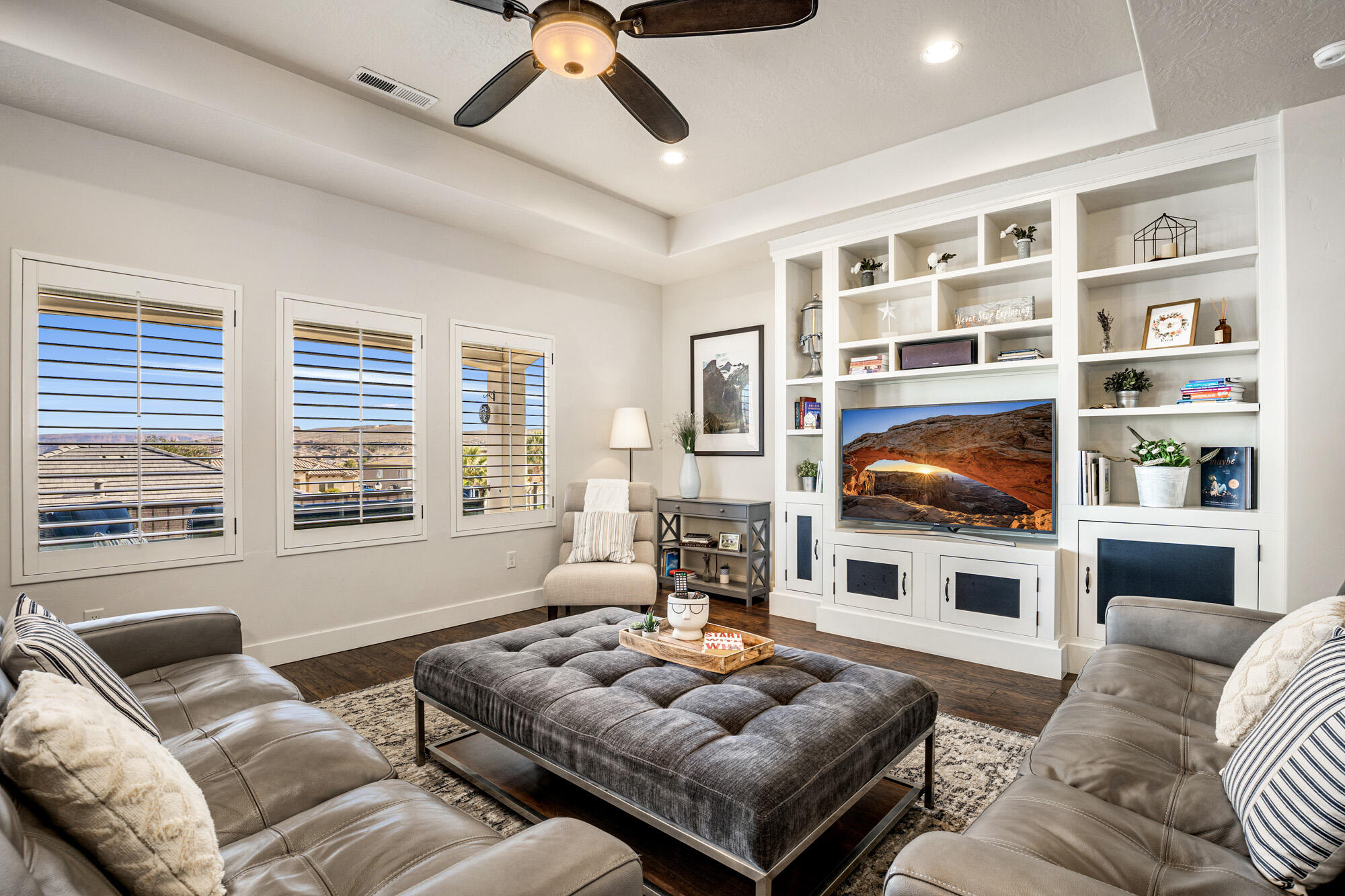 TONAQUINT TERRACE - Residential