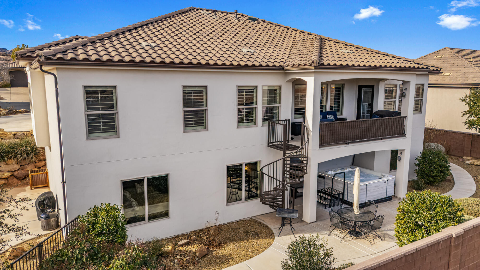 TONAQUINT TERRACE - Residential