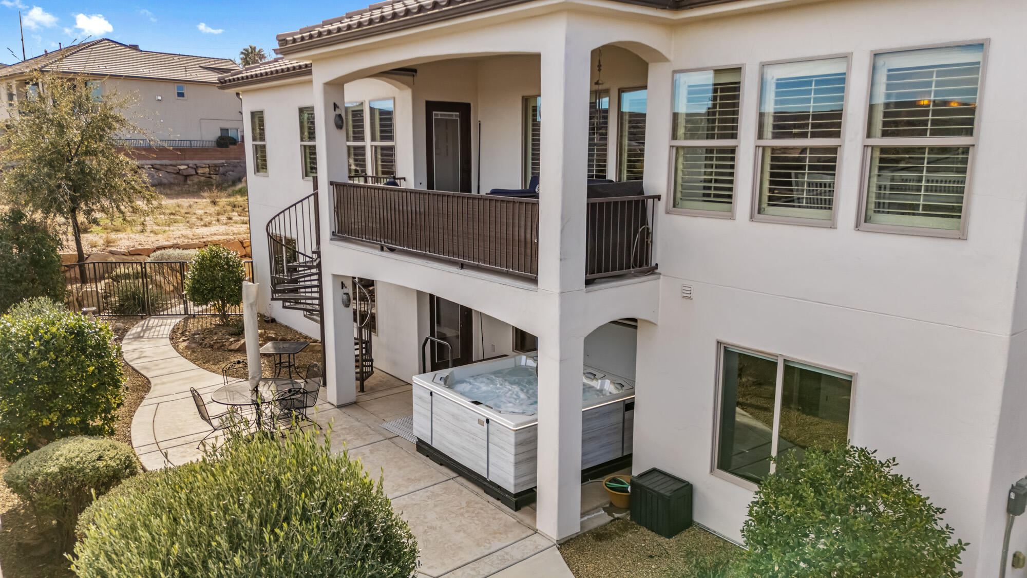 TONAQUINT TERRACE - Residential