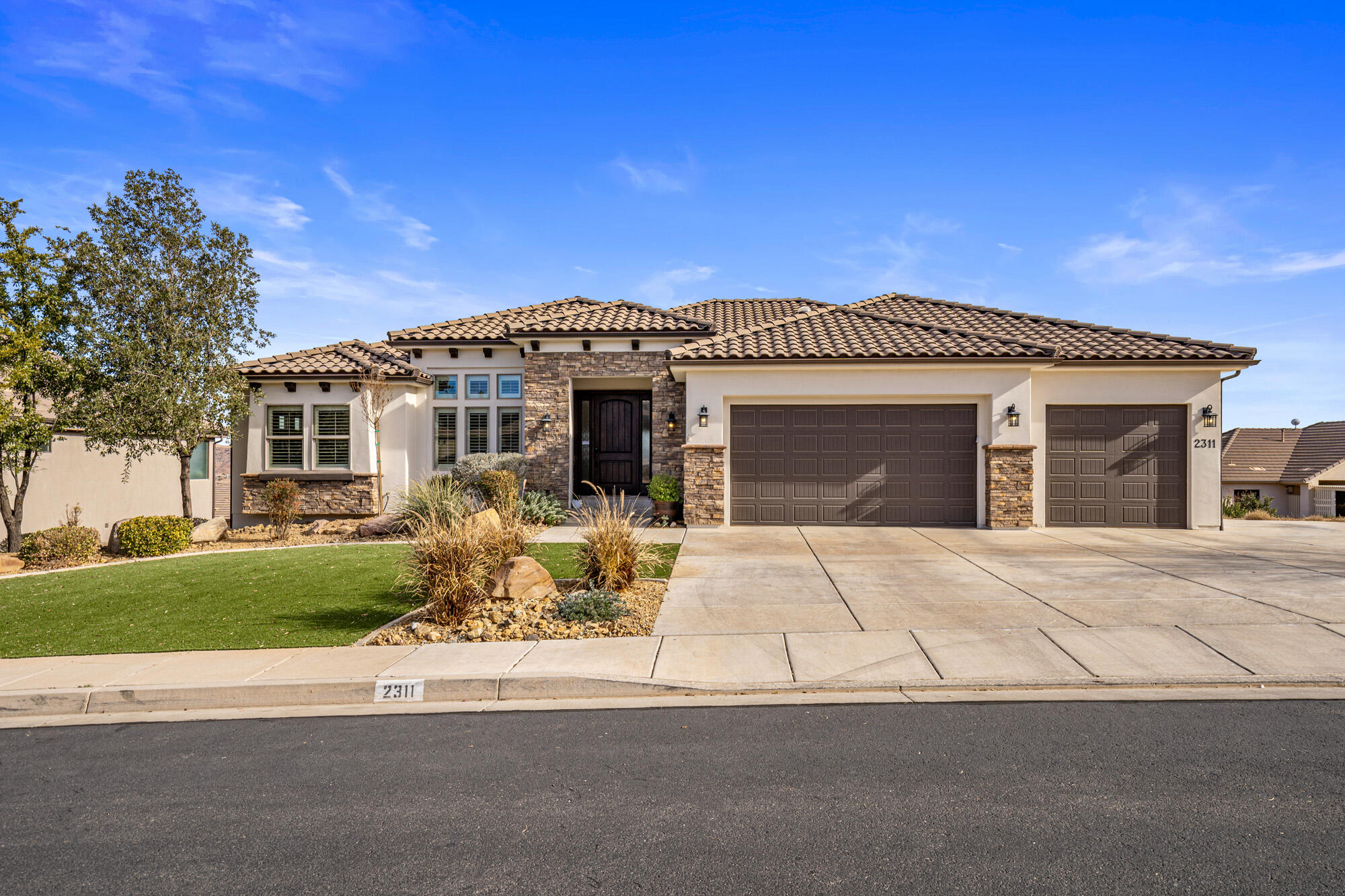 TONAQUINT TERRACE - Residential