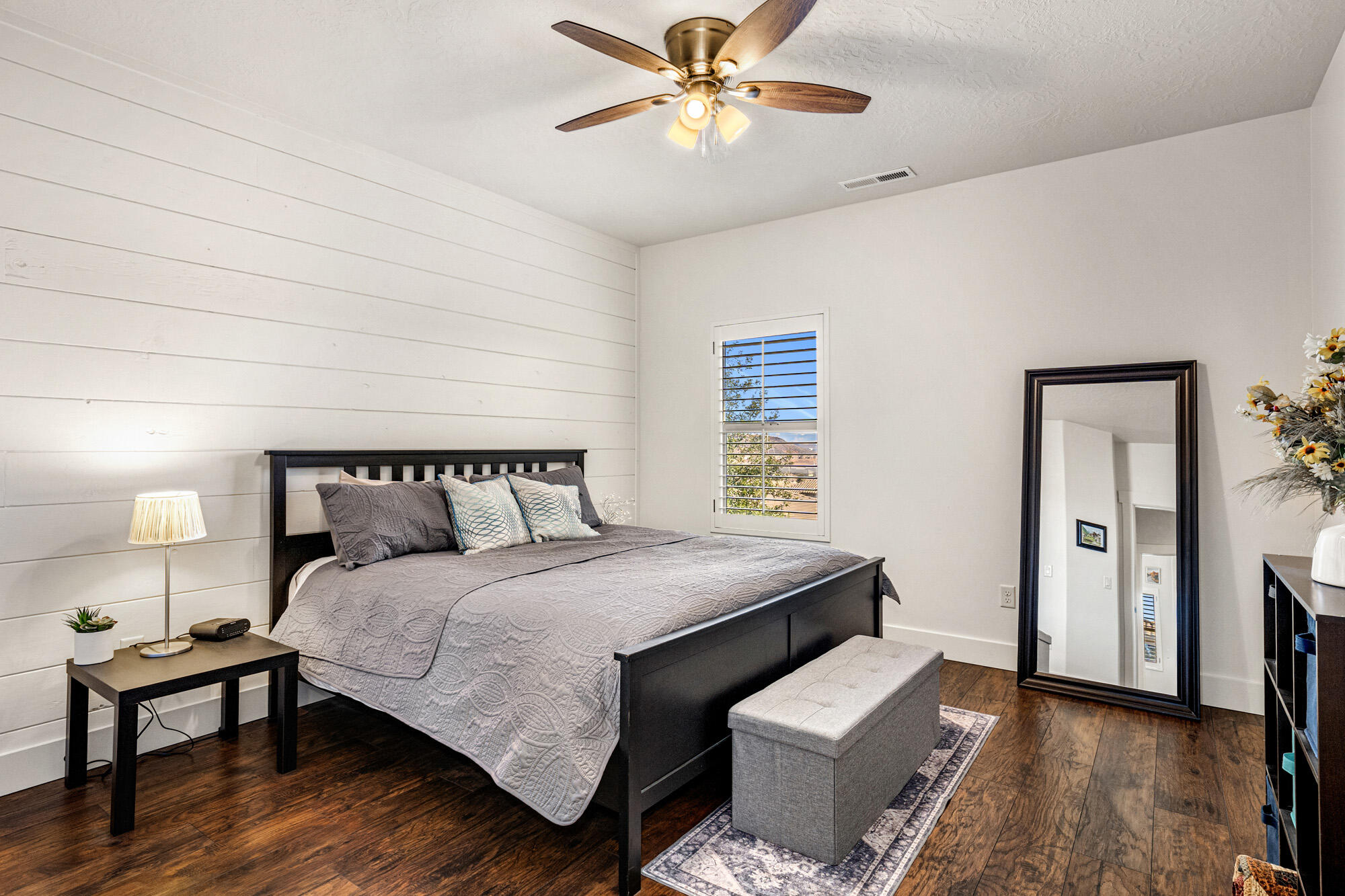 TONAQUINT TERRACE - Residential