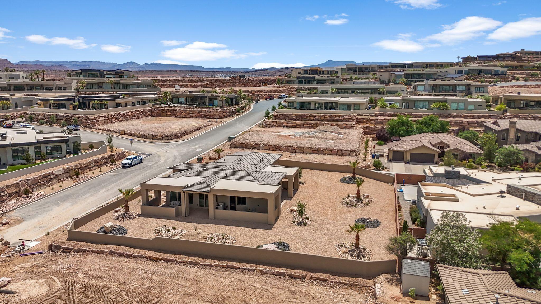 STONE CLIFF - Residential