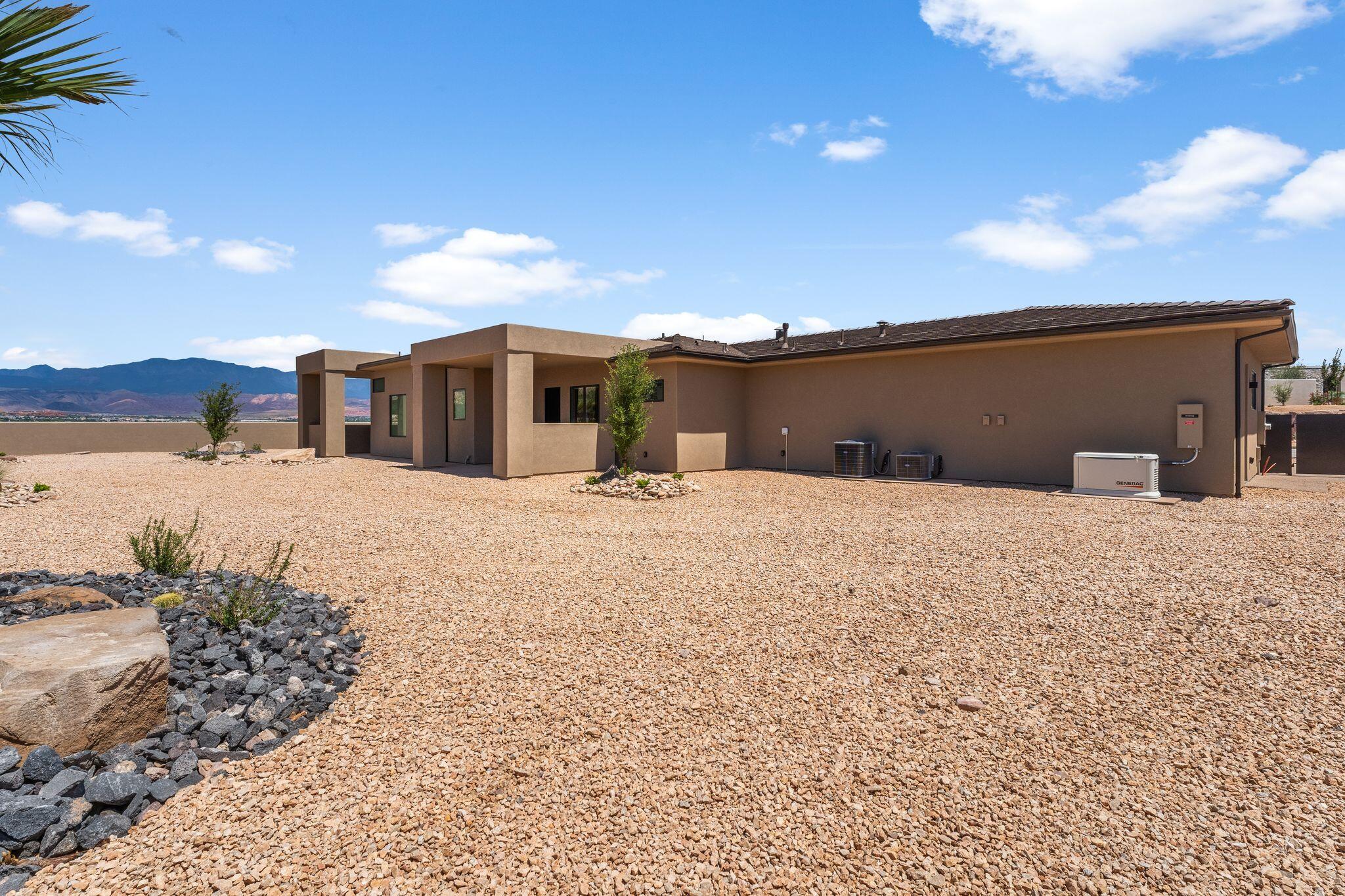 STONE CLIFF - Residential