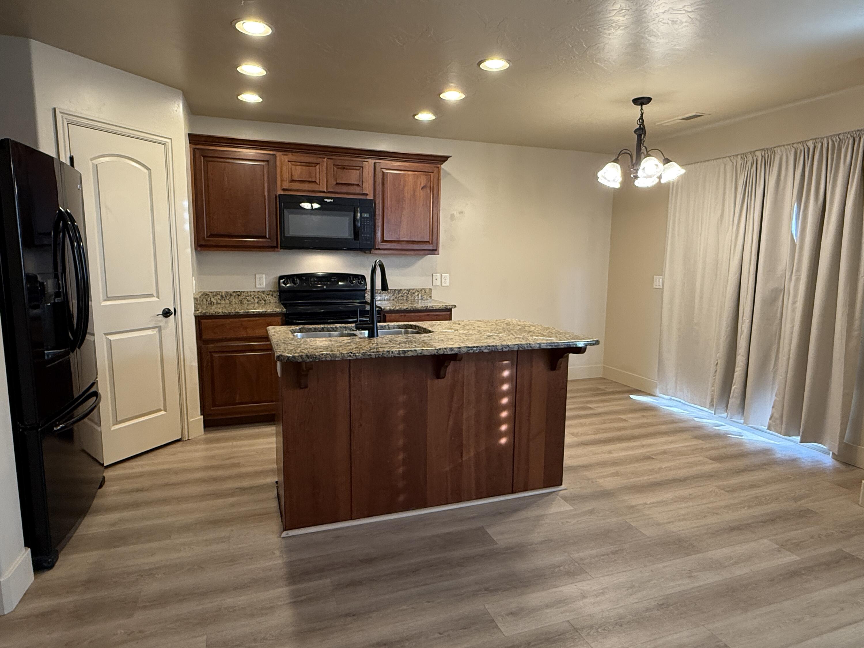 COTTAGES AT FOSSIL HILLS - Residential