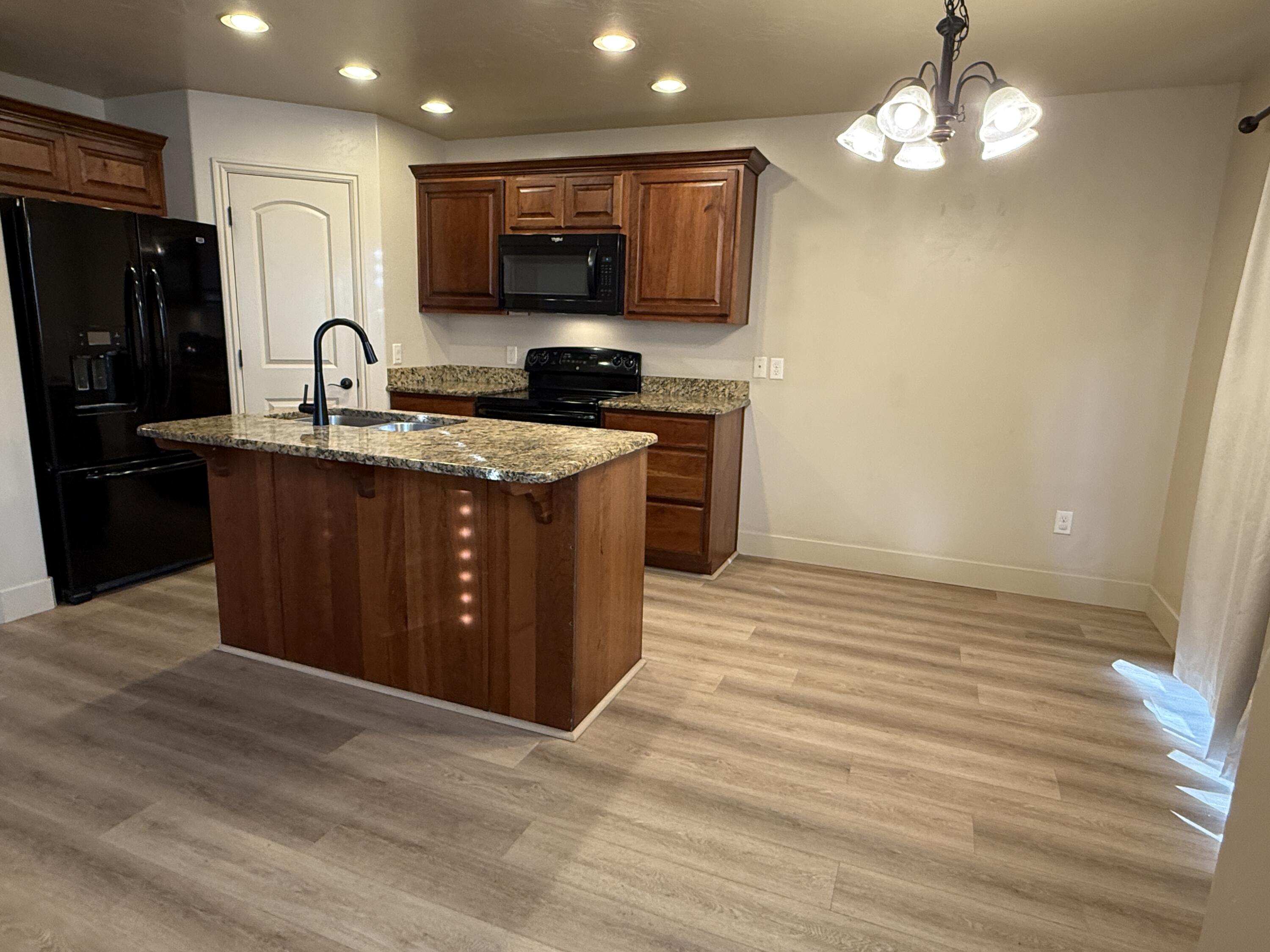 COTTAGES AT FOSSIL HILLS - Residential