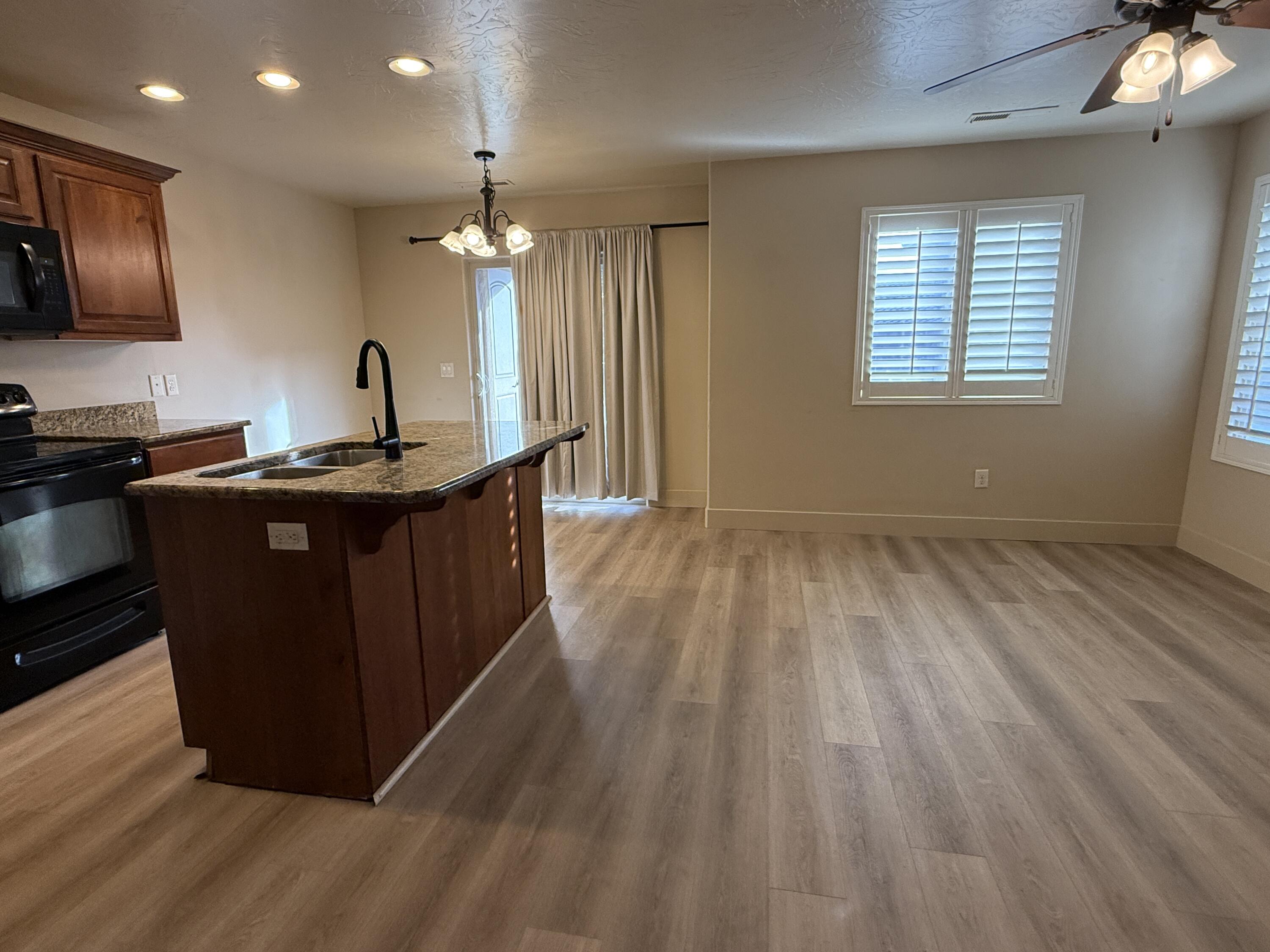 COTTAGES AT FOSSIL HILLS - Residential