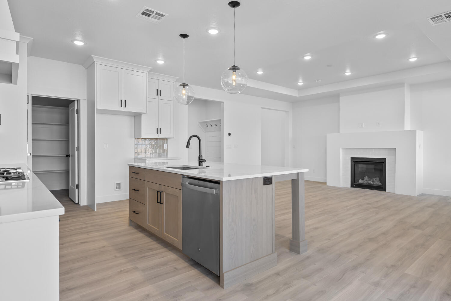 DIXIE HEIGHTS - Residential