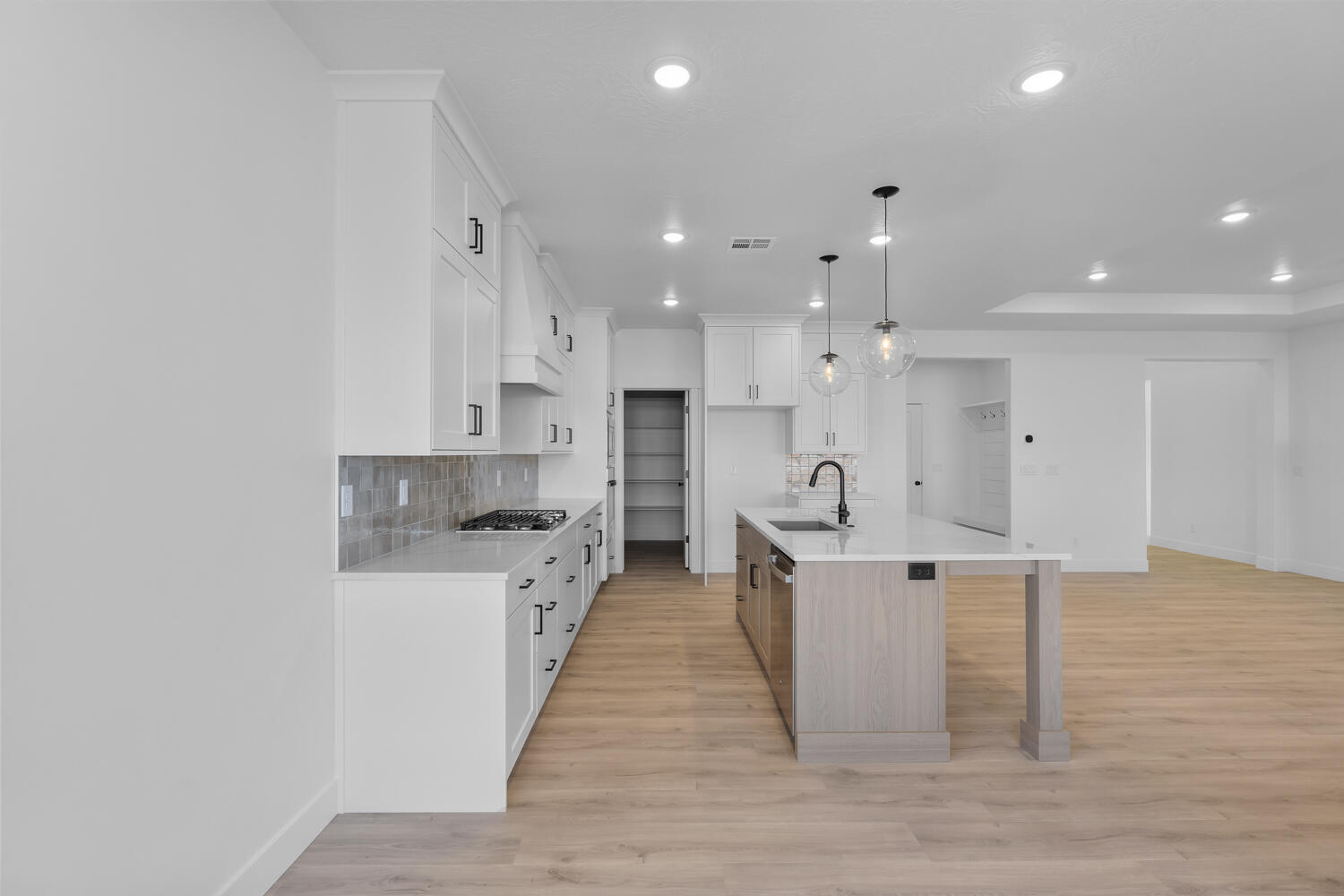 DIXIE HEIGHTS - Residential