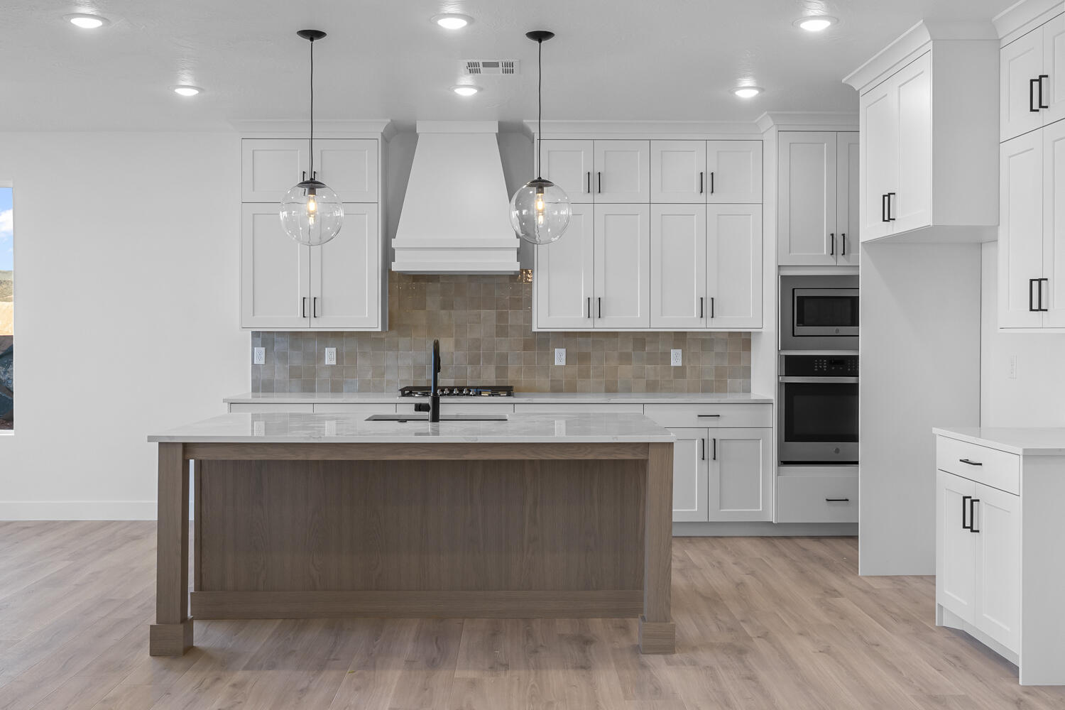 DIXIE HEIGHTS - Residential