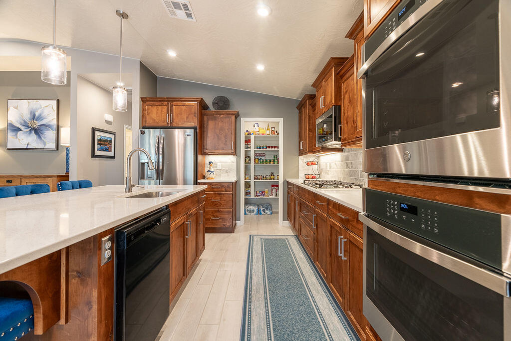 SAND RIDGE - Residential