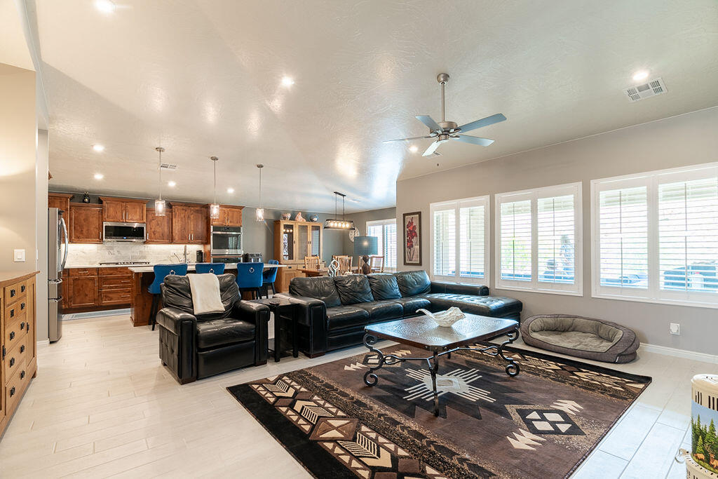 SAND RIDGE - Residential