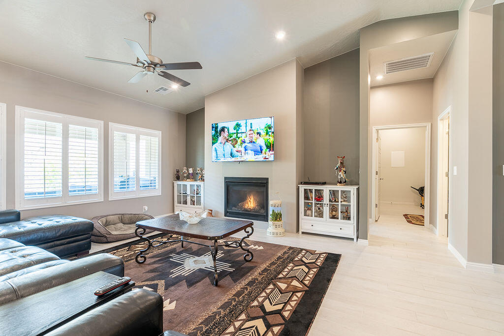 SAND RIDGE - Residential