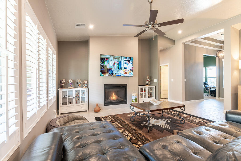 SAND RIDGE - Residential