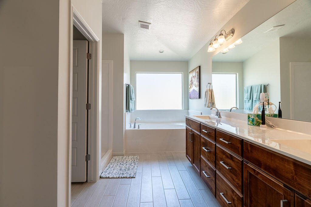 SAND RIDGE - Residential