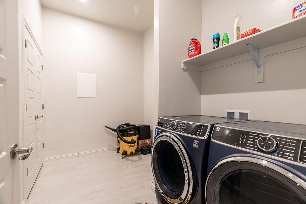 SAND RIDGE - Residential