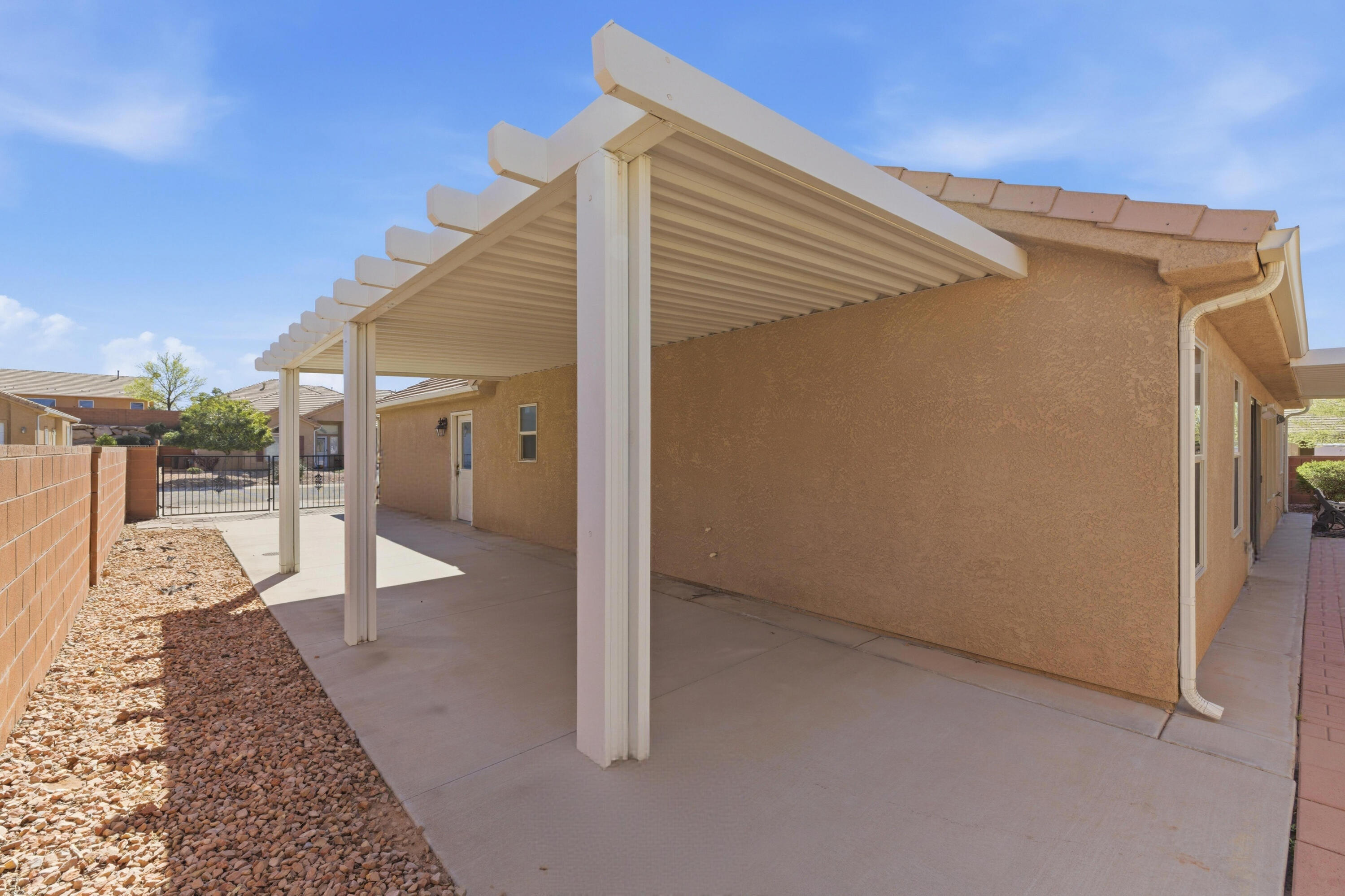 SKY RIDGE - Residential