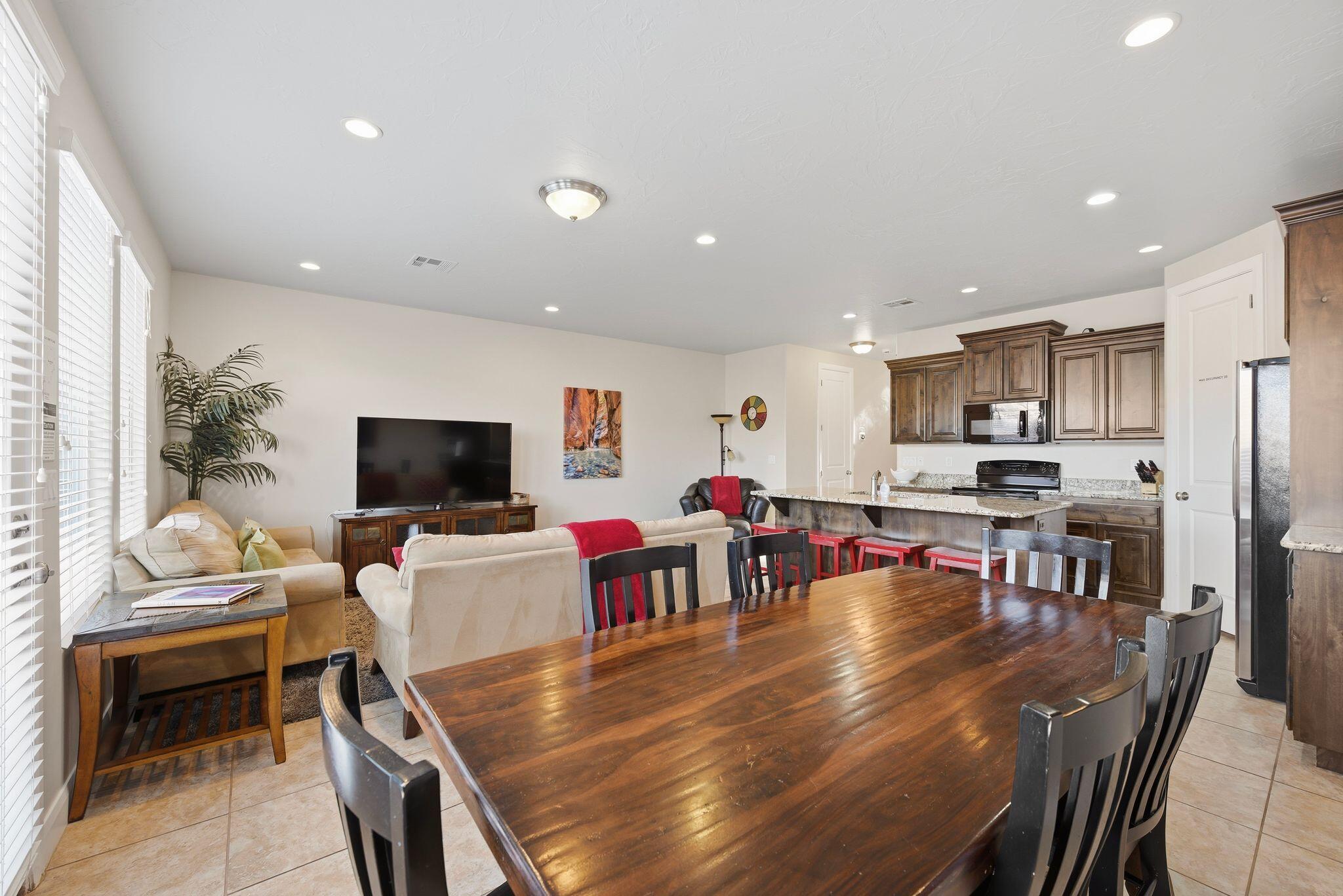 CORAL RIDGE TOWNHOMES - Residential