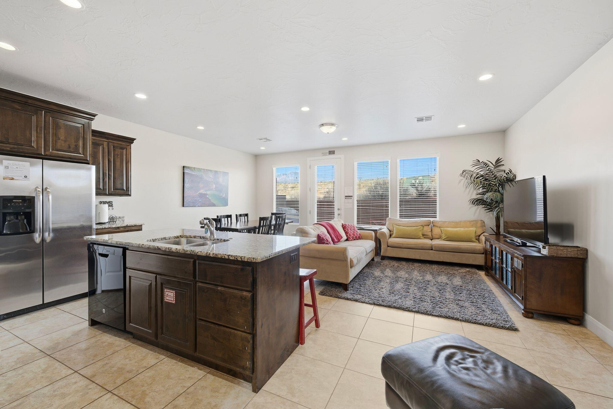 CORAL RIDGE TOWNHOMES - Residential