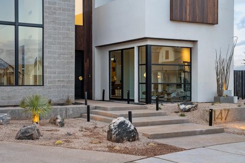 Tiny photo for 3147 MESA VERDE CIR, Hurricane, UT 84737 (MLS # 26-271370)