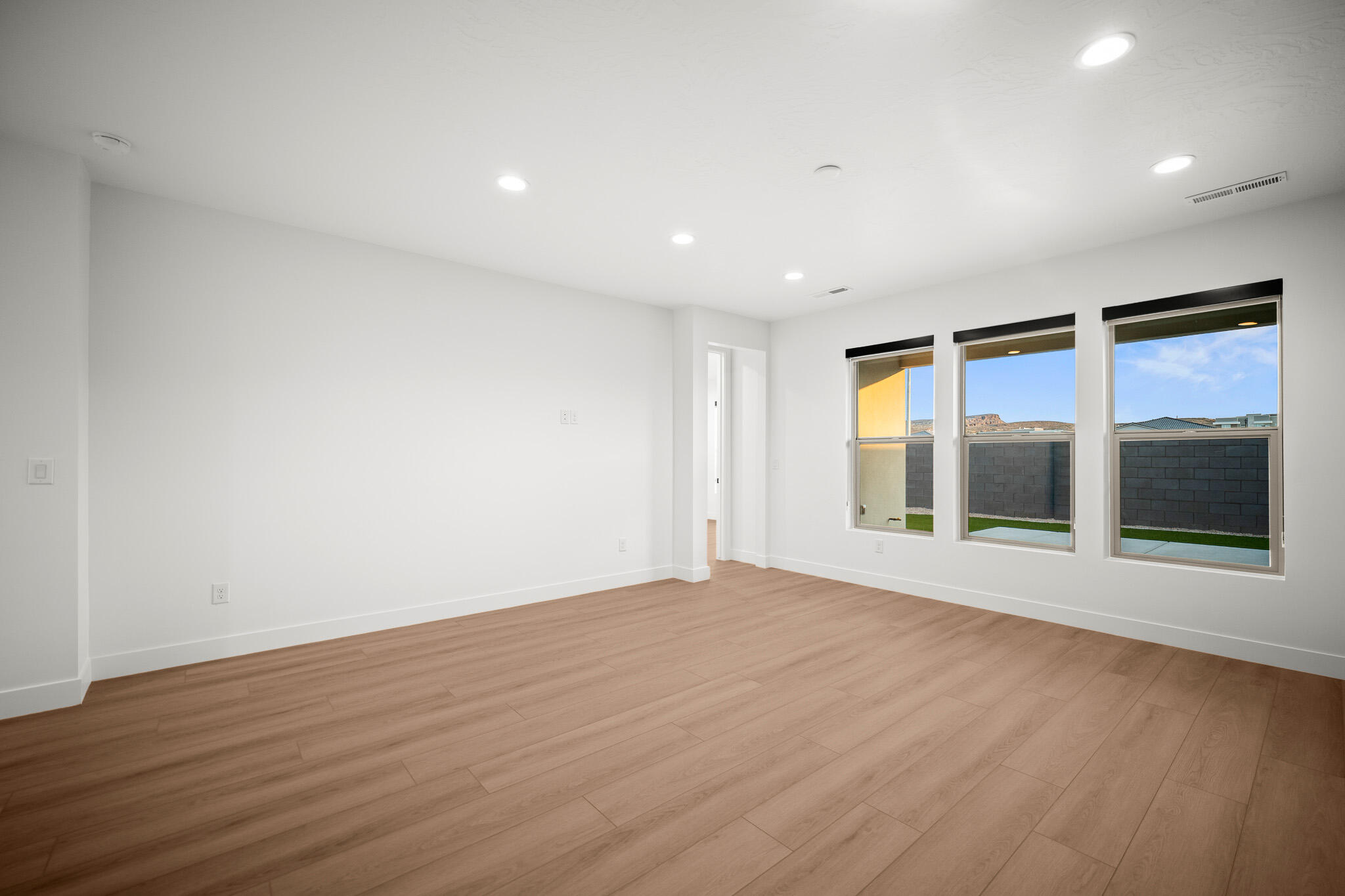 ROSALIA RIDGE AT DIVARIO - Residential