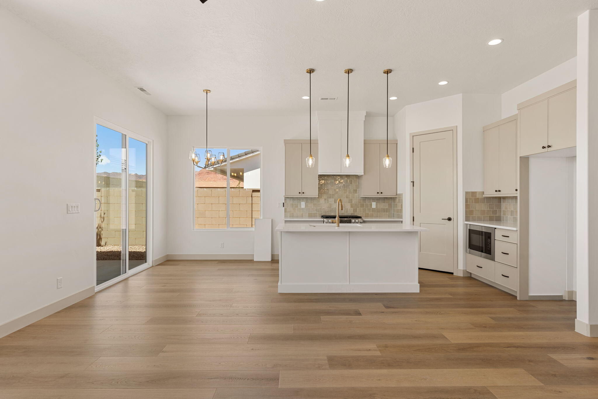 PIONEER POINTE - Residential