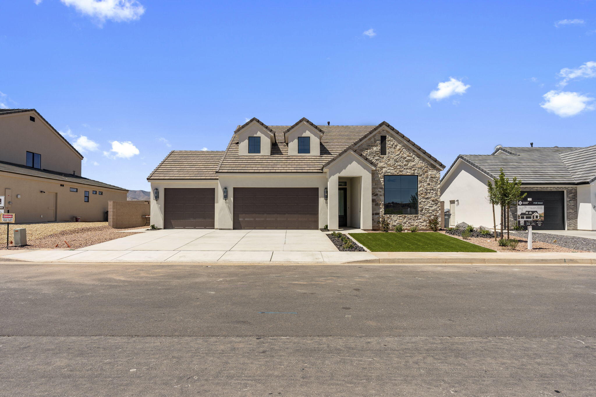 PIONEER POINTE - Residential