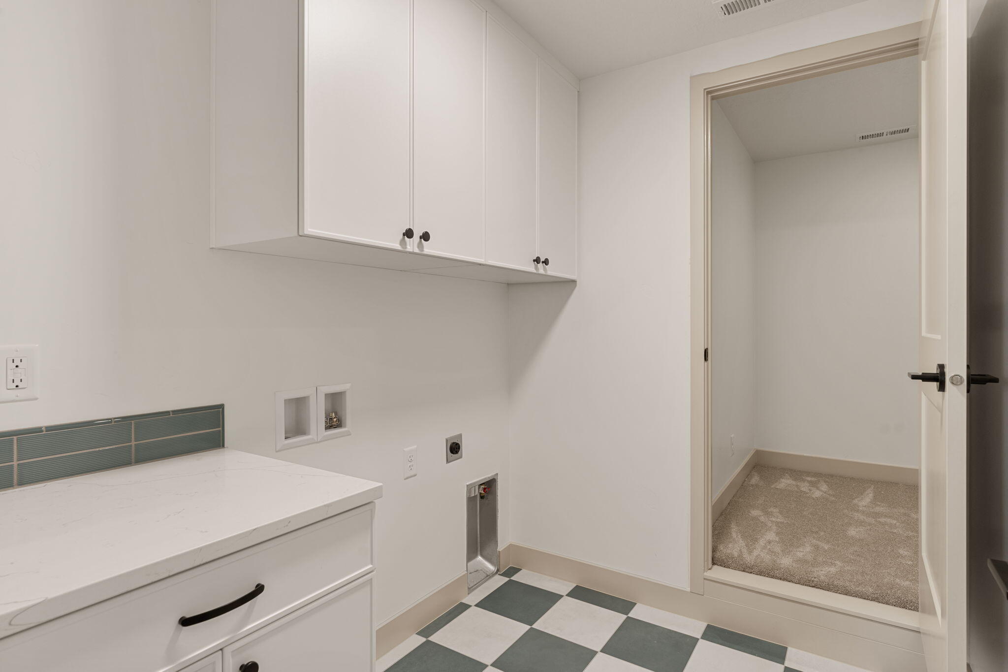 PIONEER POINTE - Residential