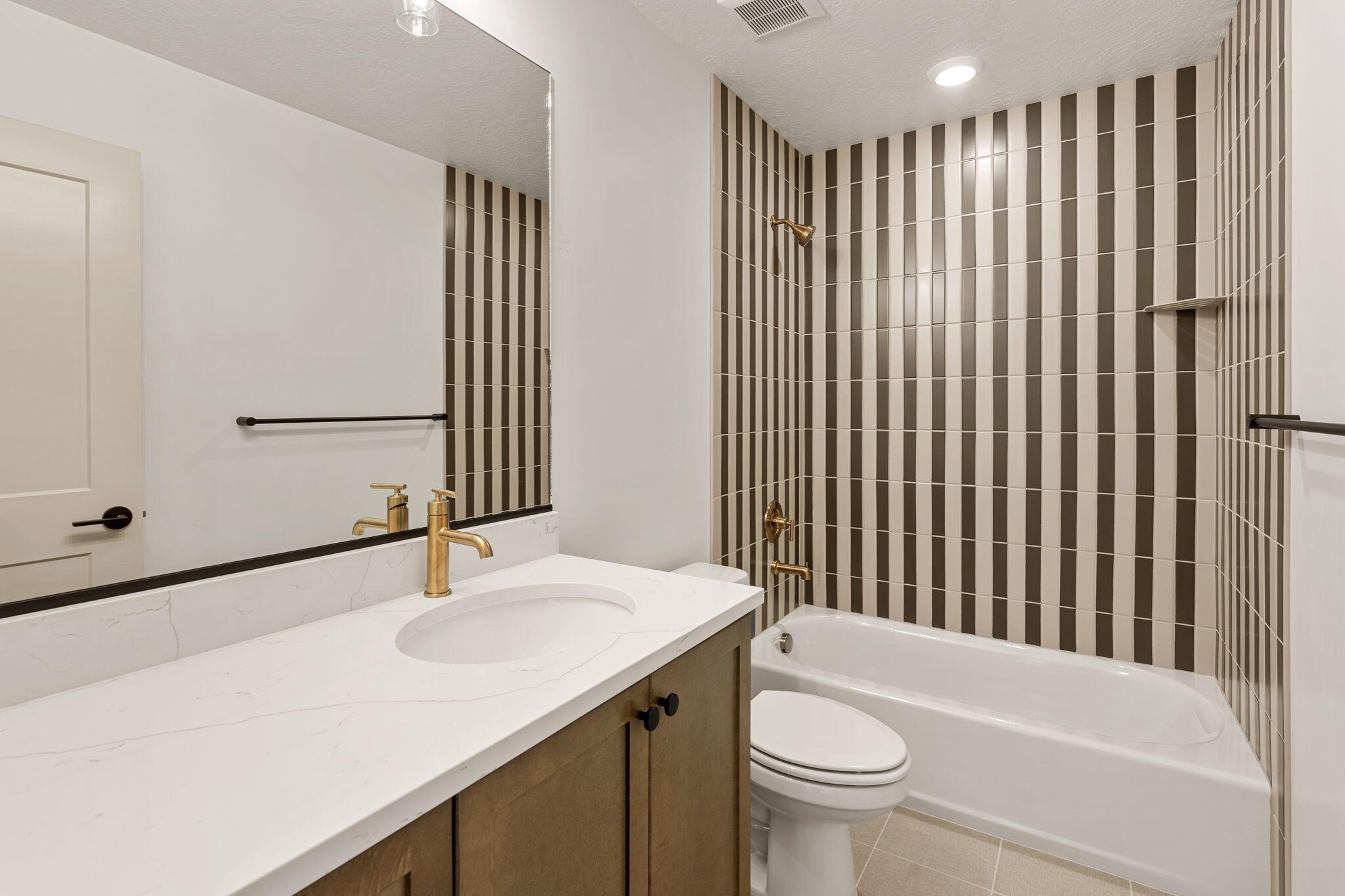 PIONEER POINTE - Residential