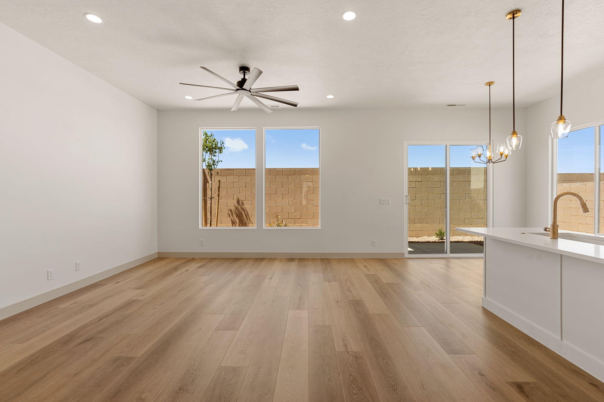 PIONEER POINTE - Residential