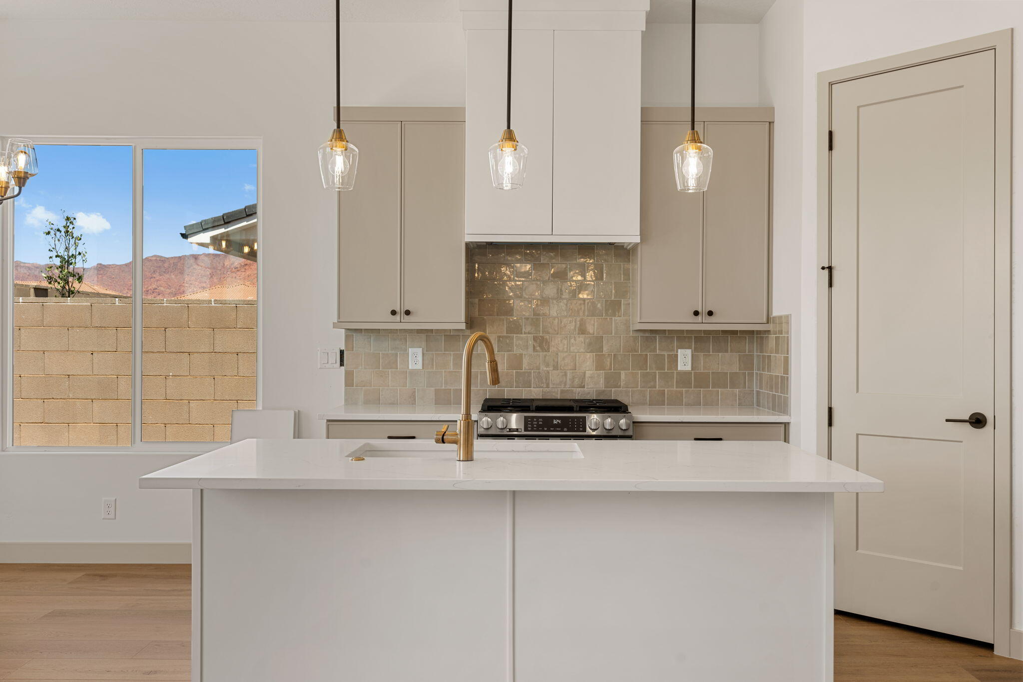 PIONEER POINTE - Residential