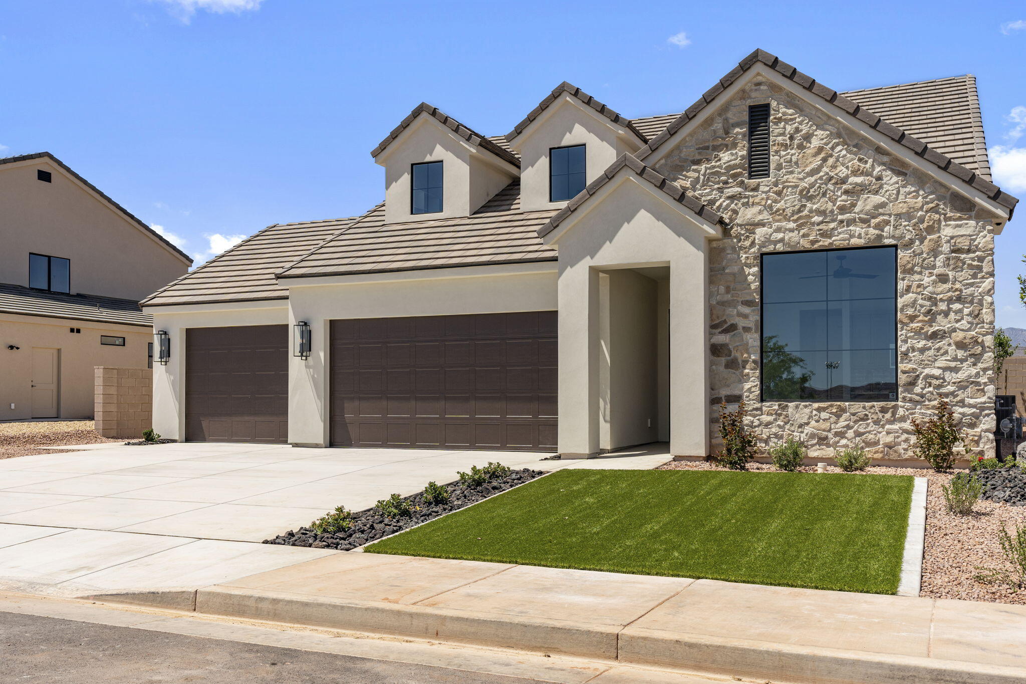 PIONEER POINTE - Residential