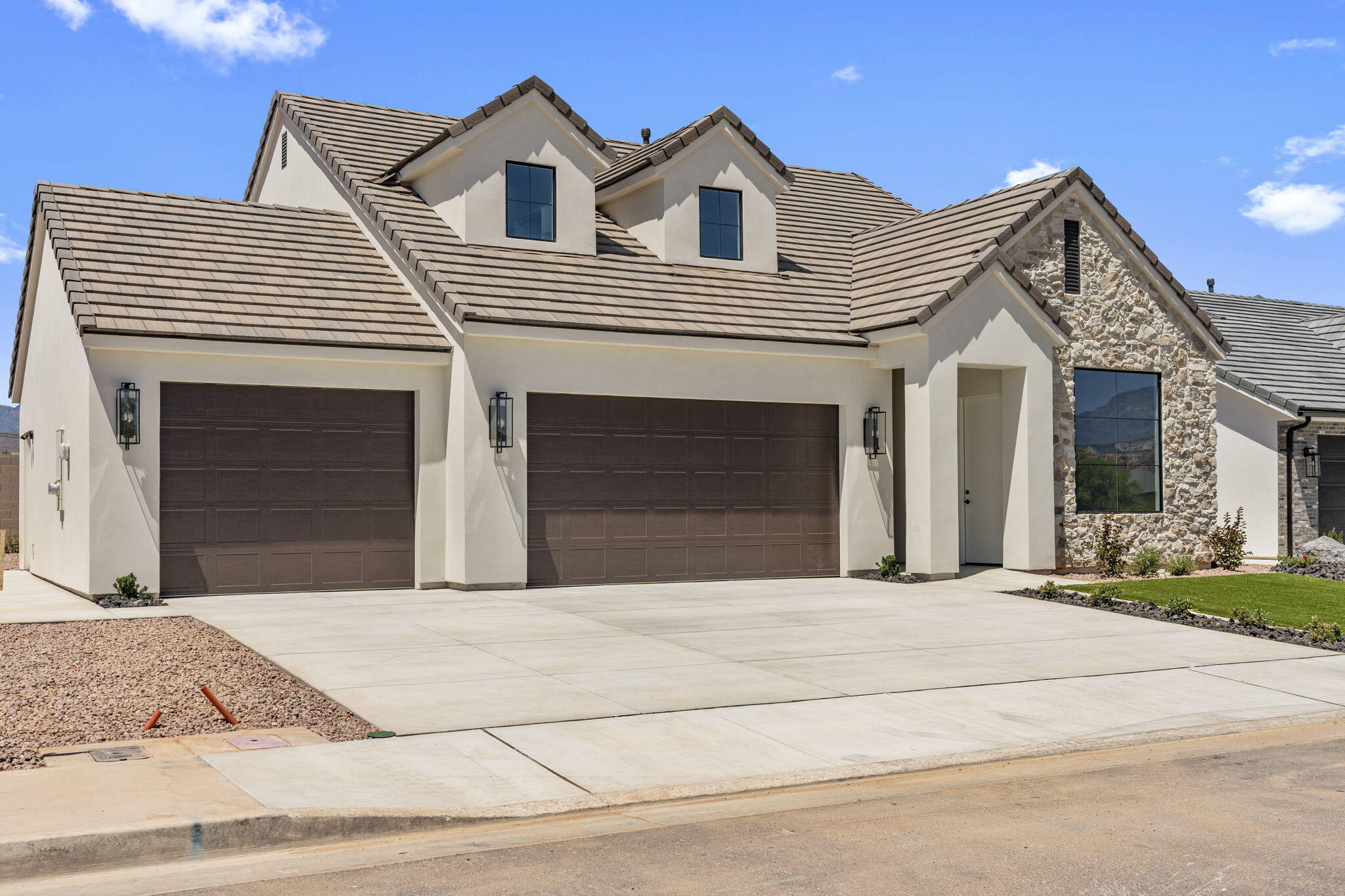 PIONEER POINTE - Residential