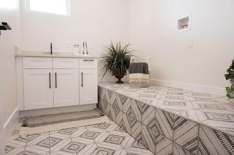 Tiny photo for 1501 S BOULDER MOUNTAIN RD, Saint George, UT 84790 (MLS # 26-273187)