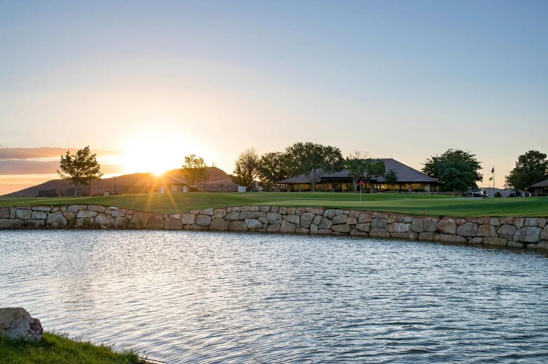 BLOOMINGTON VAC VILLAS - Residential