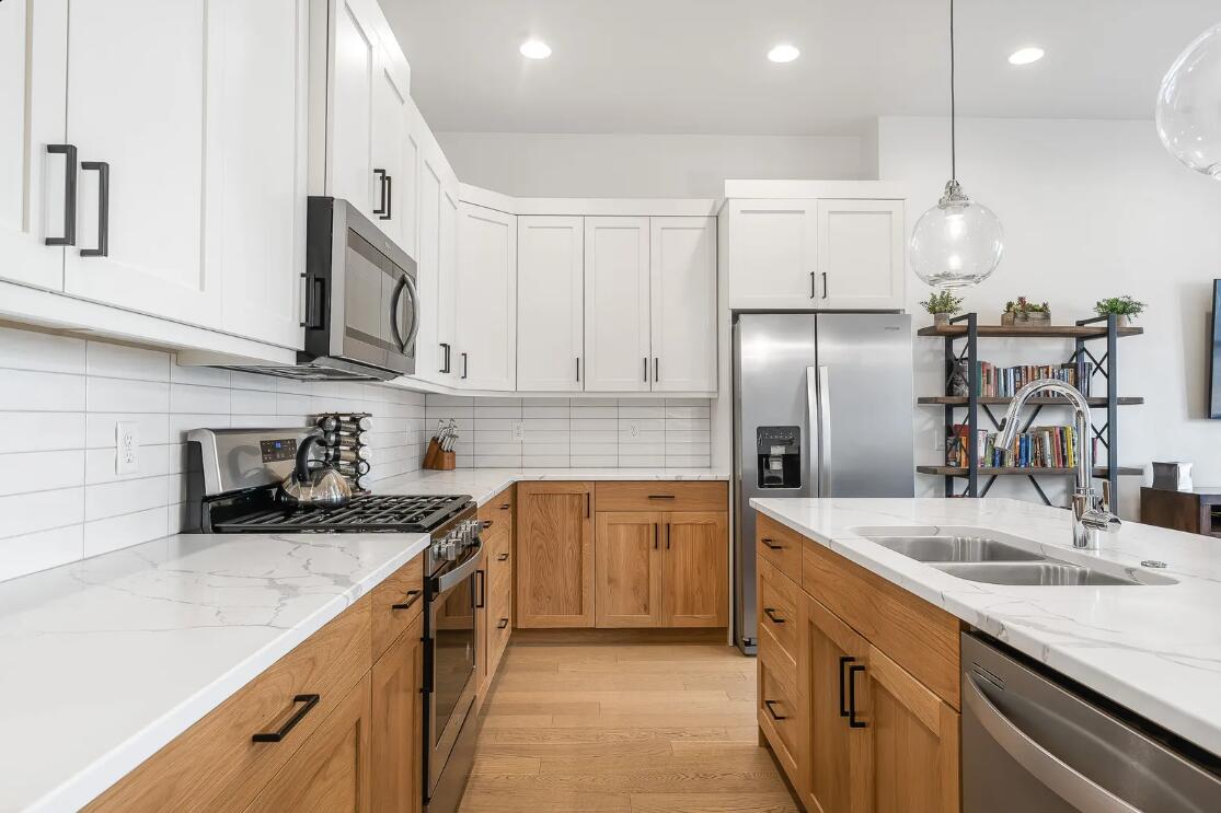 BLOOMINGTON VAC VILLAS - Residential