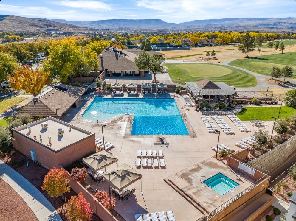 BLOOMINGTON VAC VILLAS - Residential