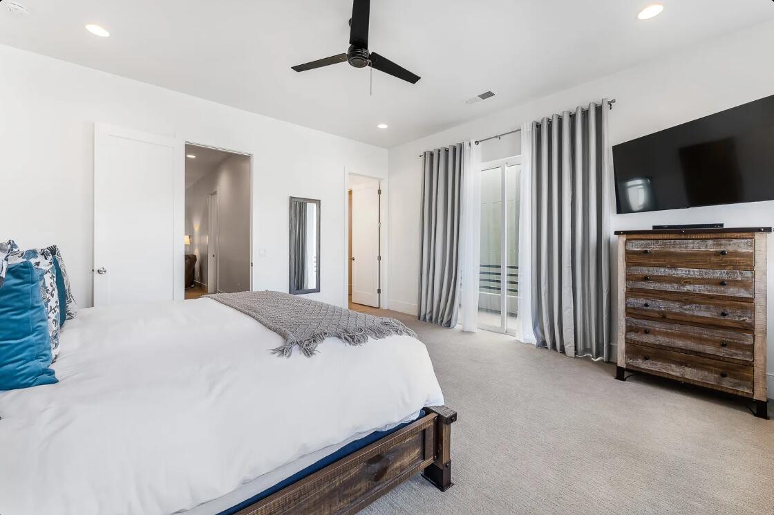 BLOOMINGTON VAC VILLAS - Residential