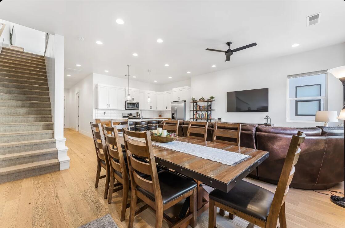 BLOOMINGTON VAC VILLAS - Residential