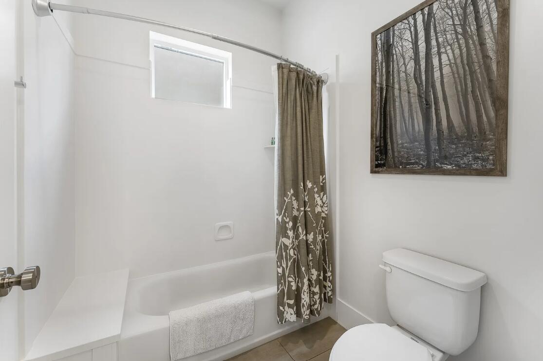BLOOMINGTON VAC VILLAS - Residential