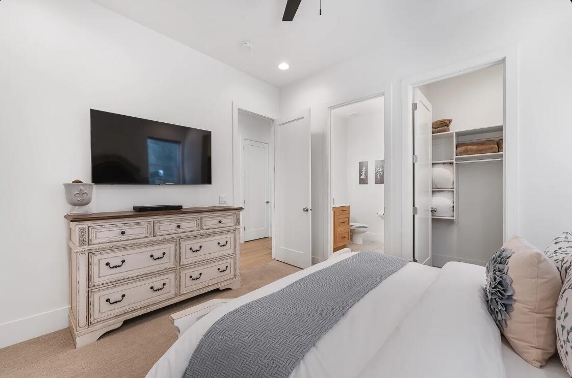 BLOOMINGTON VAC VILLAS - Residential