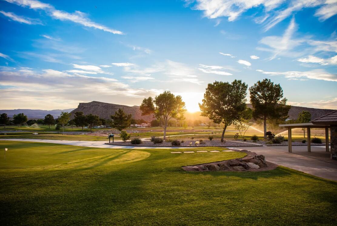 BLOOMINGTON VAC VILLAS - Residential