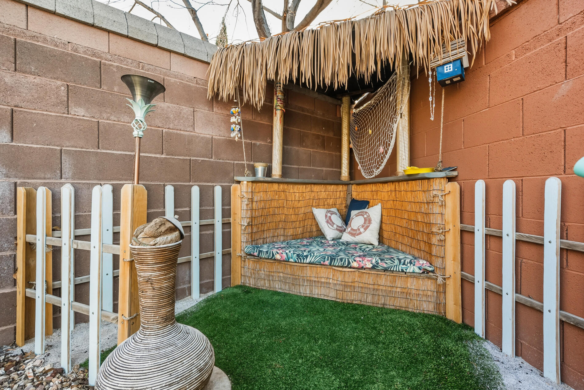 ROYAL OAKS - Residential