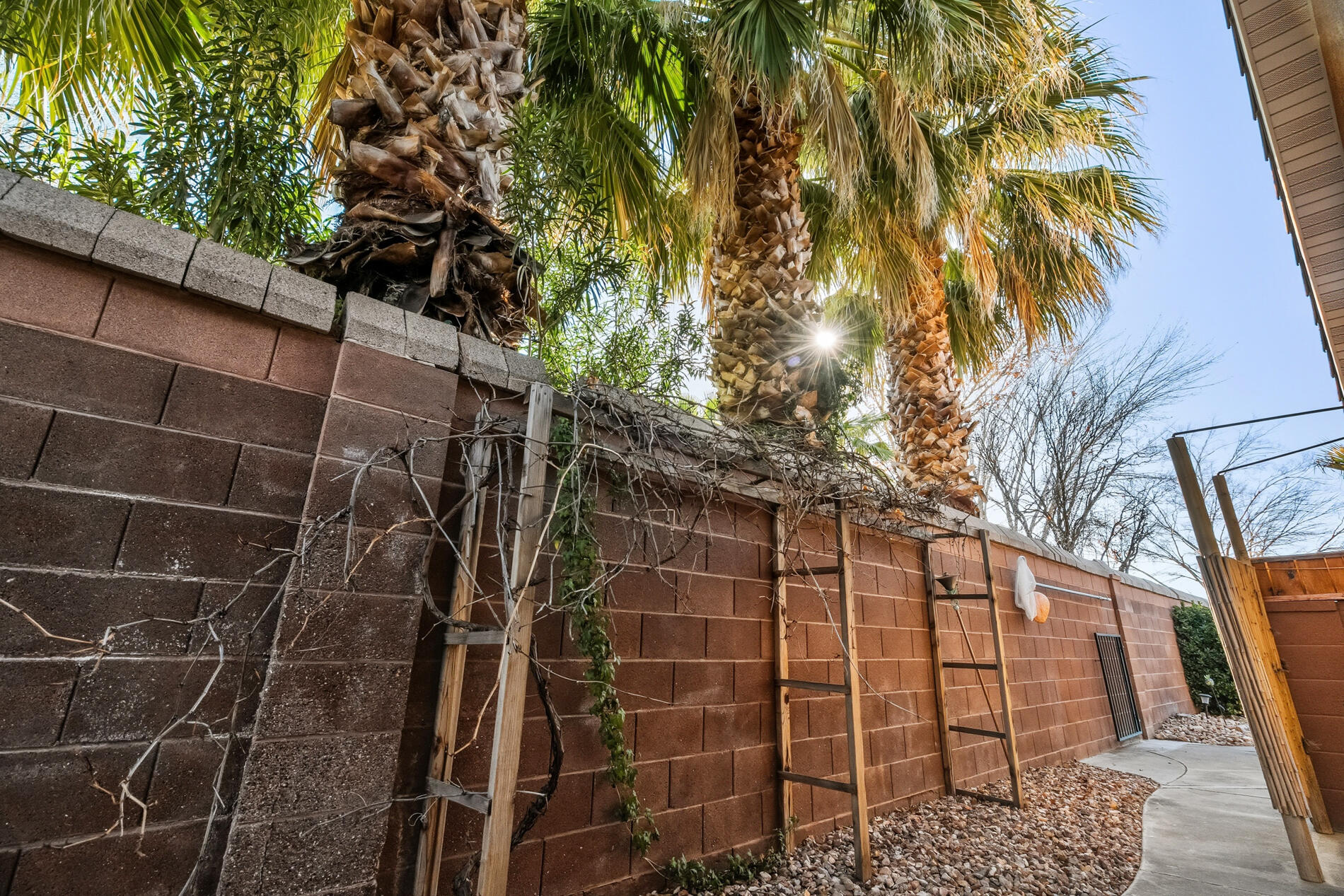 ROYAL OAKS - Residential